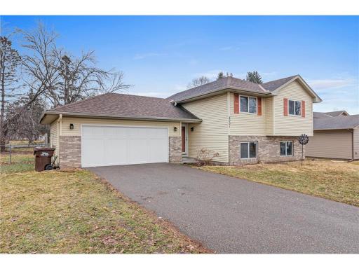 Photo for 8001 Jeffery Avenue S, Cottage Grove, MN 55016 - listing #7088546 Welcome to 8001 Jeffery. Photos used with permission from Sara Capecchia.