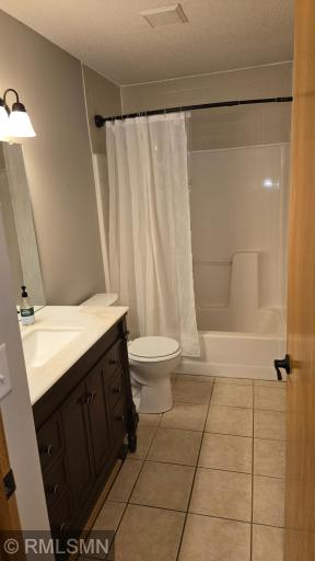 8001 Jeffery Avenue S, Cottage Grove, MN 55016
