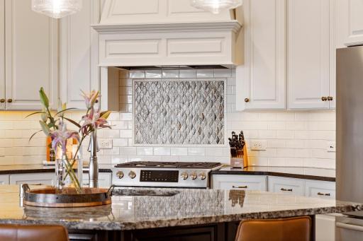 15489 Legacy Oaks Trail, Wayzata, MN 55391