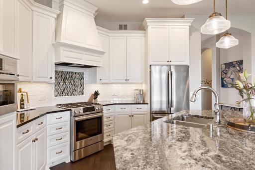 15489 Legacy Oaks Trail, Wayzata, MN 55391