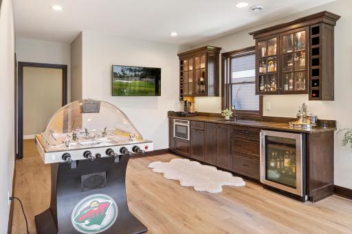 15489 Legacy Oaks Trail, Wayzata, MN 55391