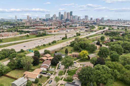 1613 Lyn Curve Avenue N, Minneapolis, MN 55411