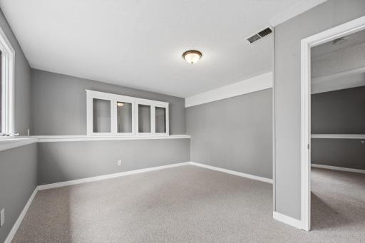 1613 Lyn Curve Avenue N, Minneapolis, MN 55411