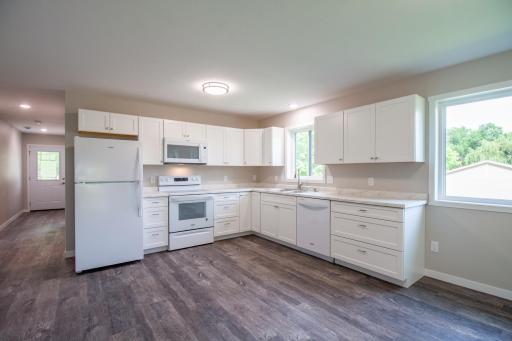 528 E St Charles Avenue, Fergus Falls, MN 56537