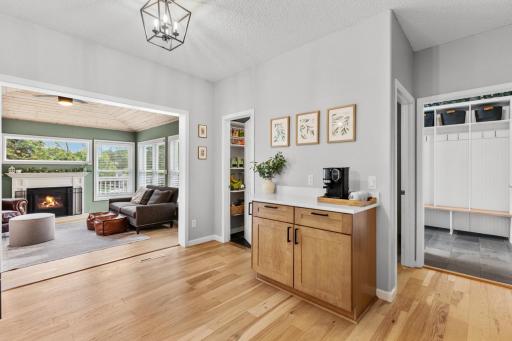 1119 Bluff Pass S, Chaska, MN 55318
