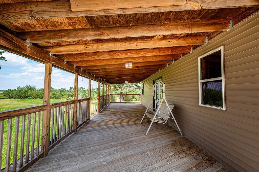 covered 766 sq ft porch