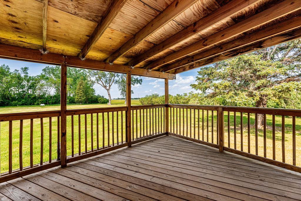 covered 766 sq ft porch
