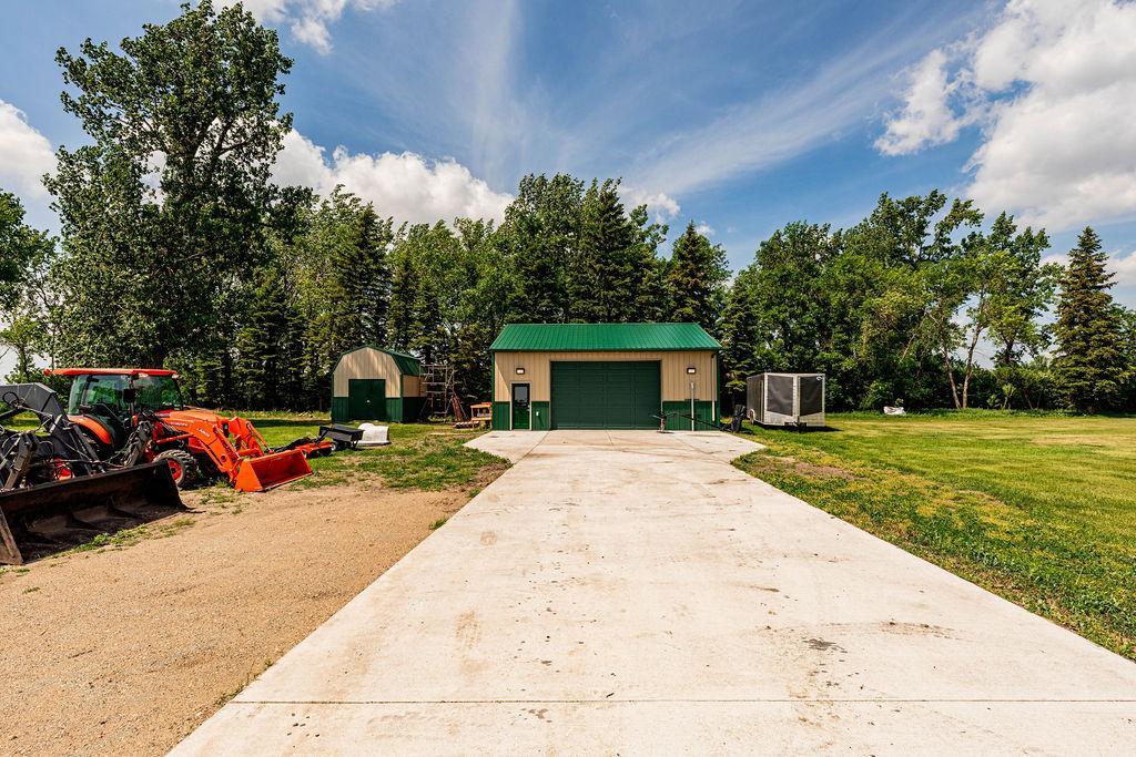 garage/storage/shop building