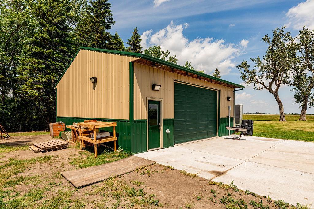 garage/storage/shop building