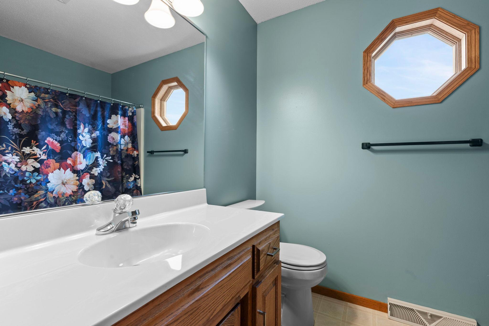 41-web-or-mls-2215 7th Ave S-304.jpg