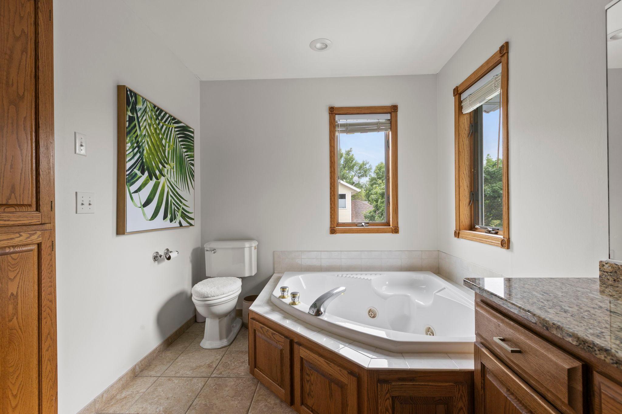 35-web-or-mls-2215 7th Ave S-274.jpg