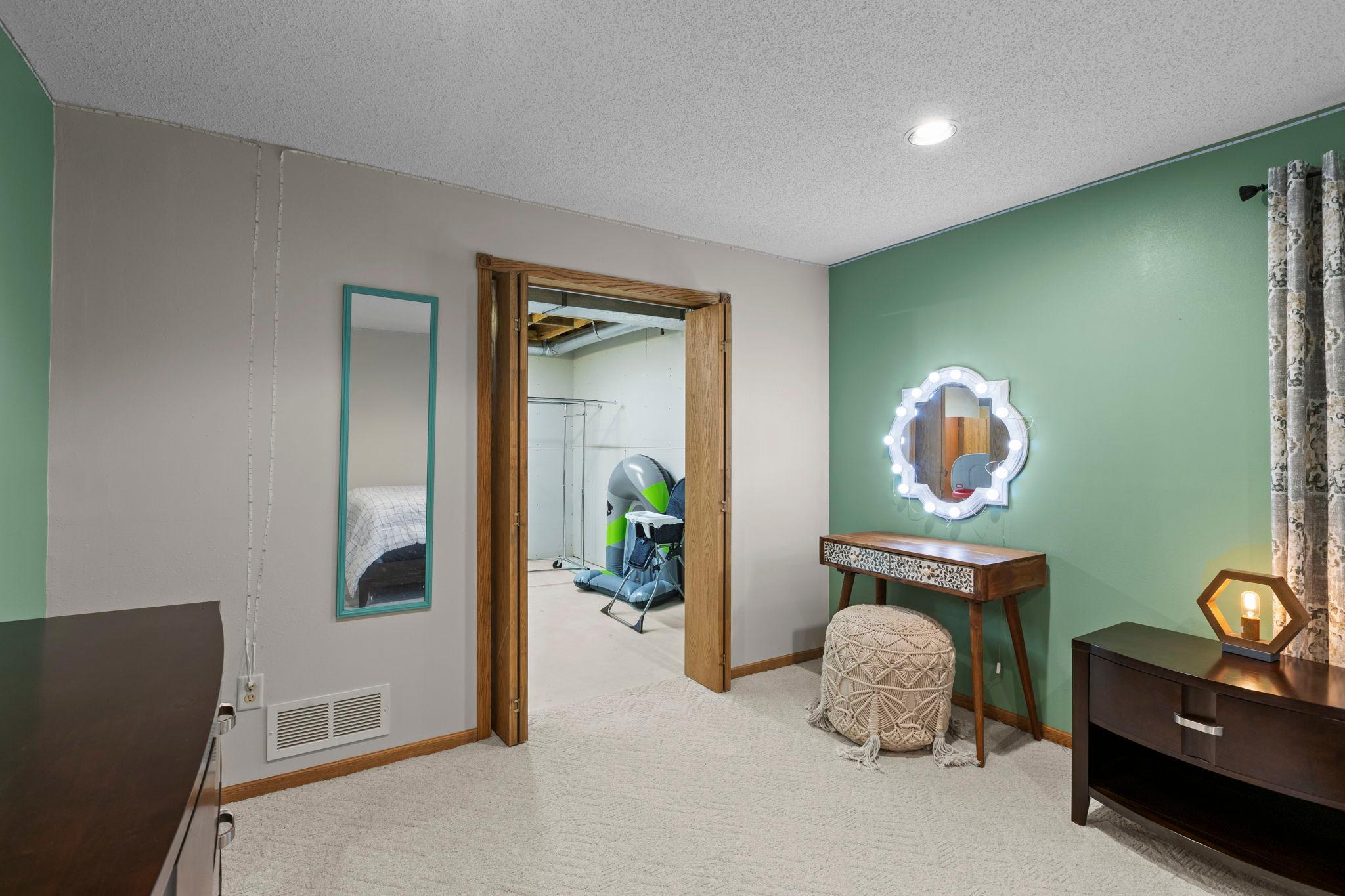 56-web-or-mls-2215 7th Ave S-234.jpg