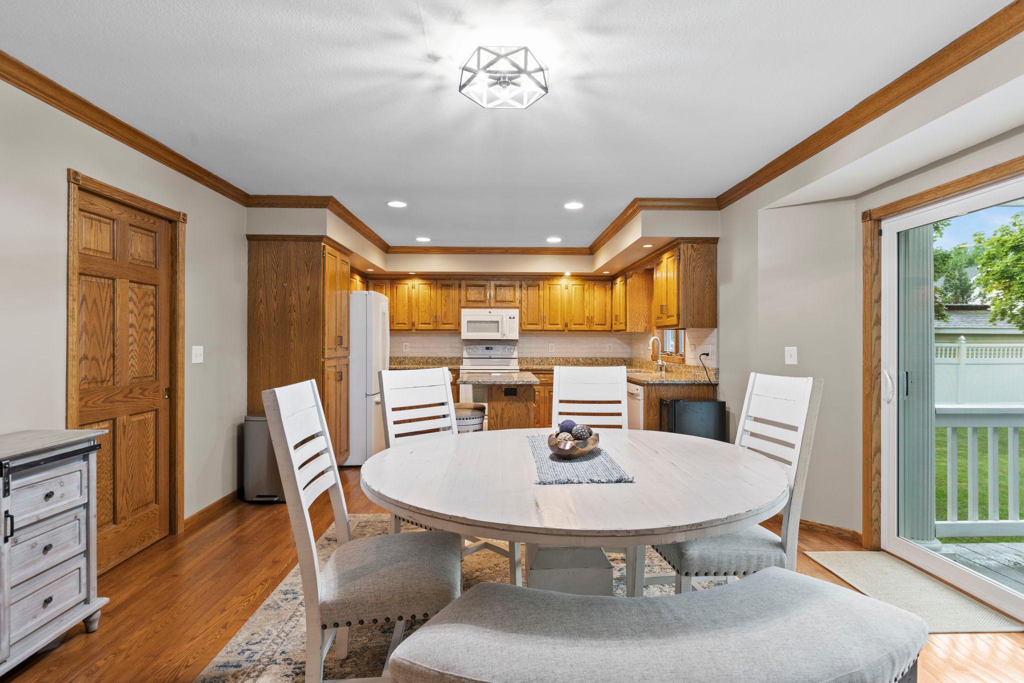 12-web-or-mls-2215 7th Ave S-75.jpg