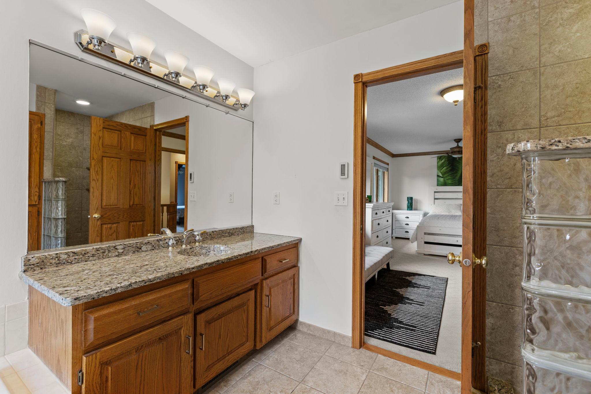 38-web-or-mls-2215 7th Ave S-289.jpg