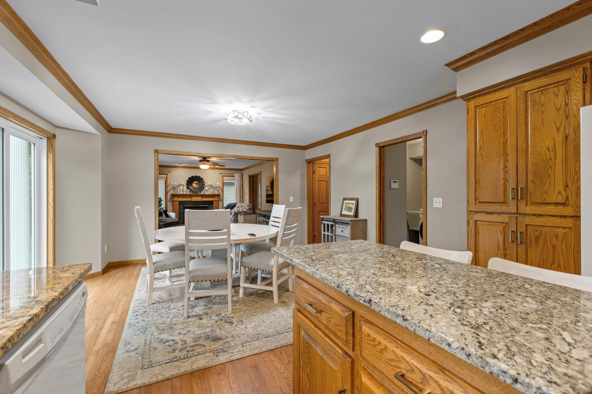 22-web-or-mls-2215 7th Ave S-124.jpg