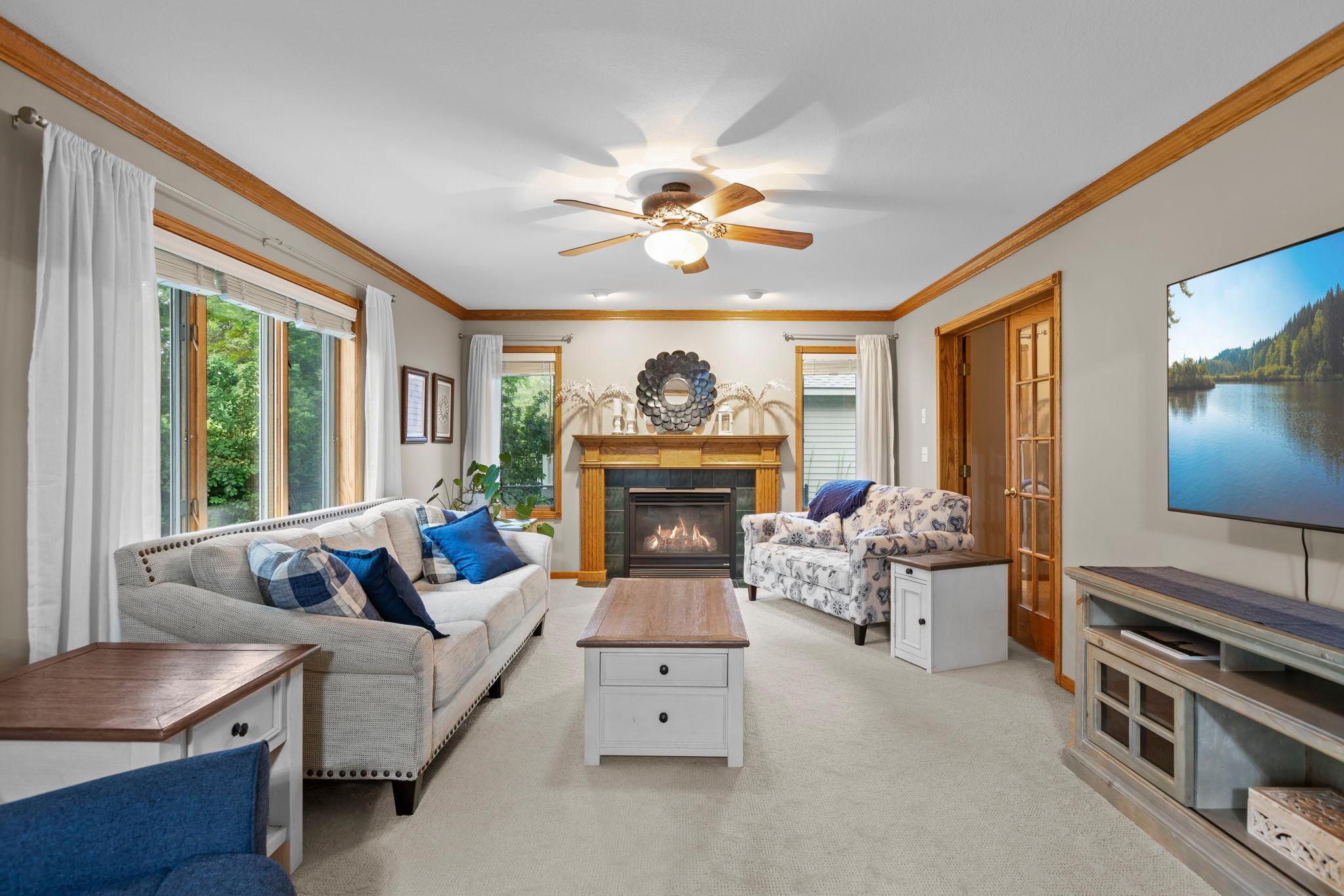 13-web-or-mls-2215 7th Ave S-80.jpg