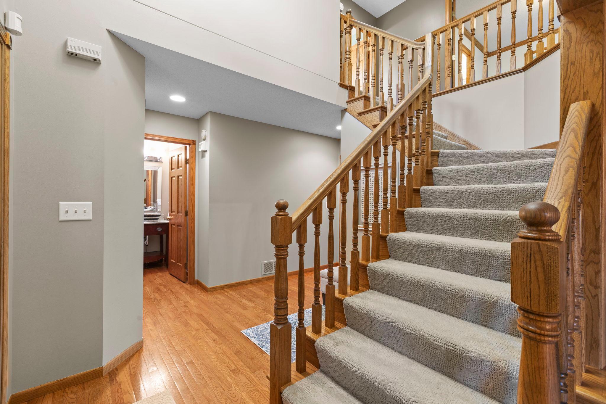 28-web-or-mls-2215 7th Ave S-39.jpg