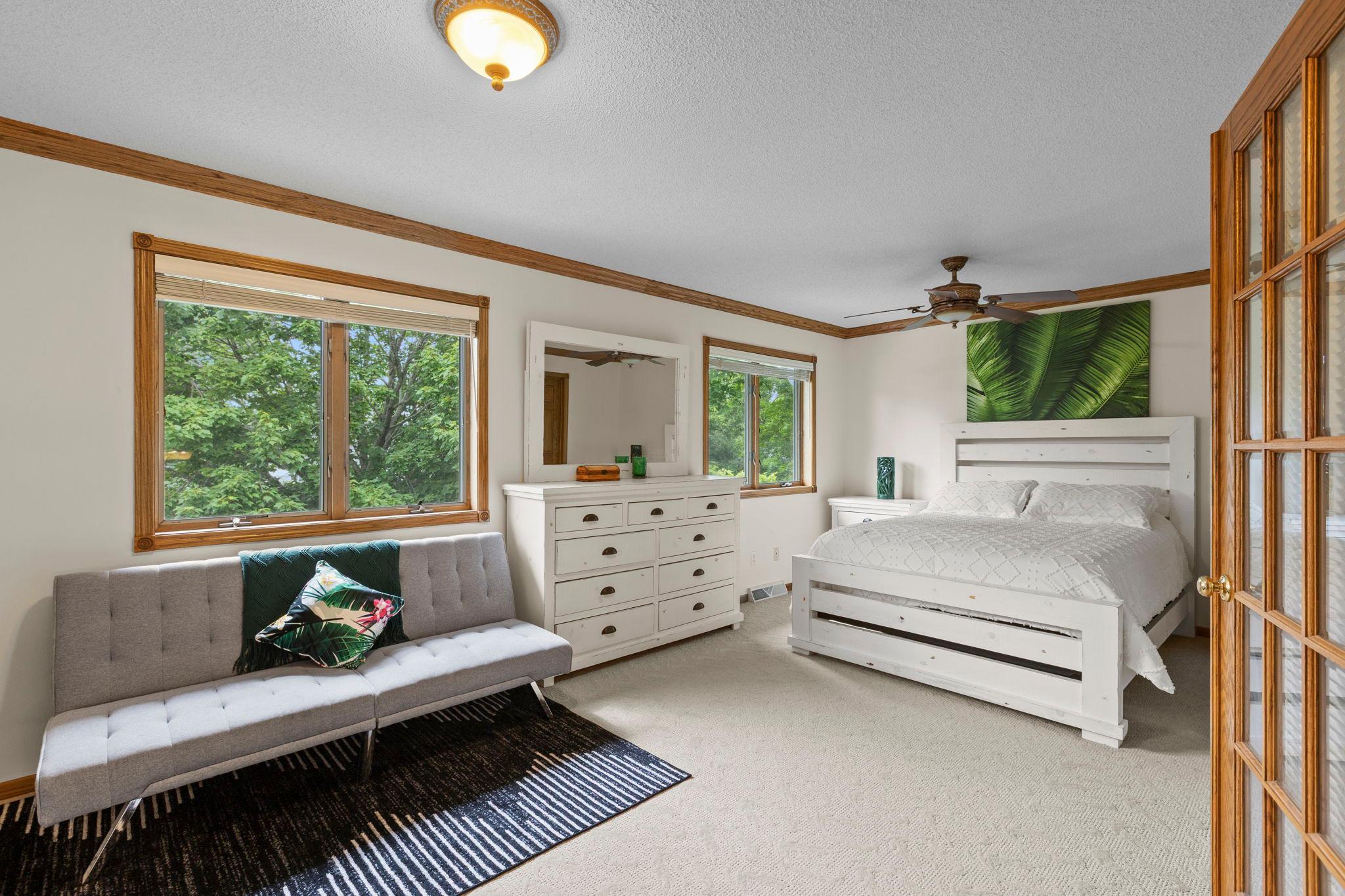 31-web-or-mls-2215 7th Ave S-254.jpg