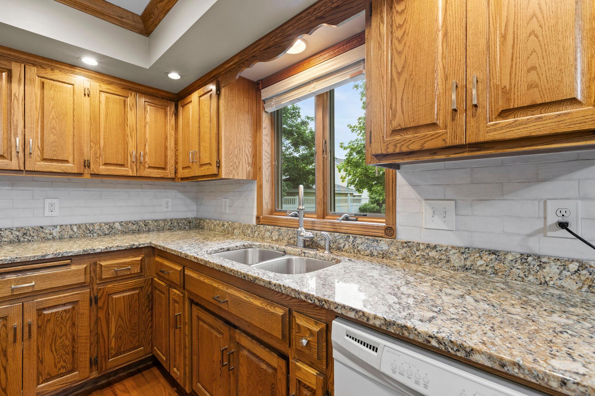 21-web-or-mls-2215 7th Ave S-120.jpg