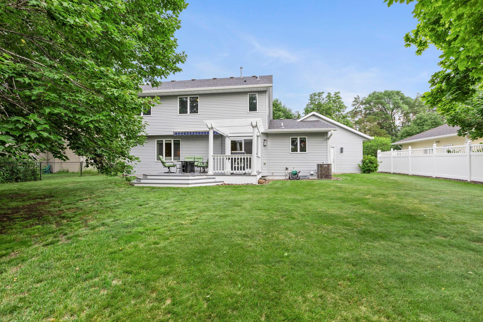 69-web-or-mls-2215 7th Ave S-141.jpg
