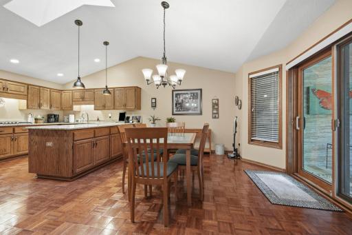 7017 Edenvale Boulevard, Eden Prairie, MN 55346