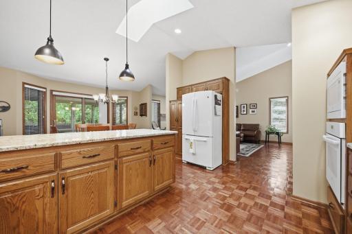 7017 Edenvale Boulevard, Eden Prairie, MN 55346
