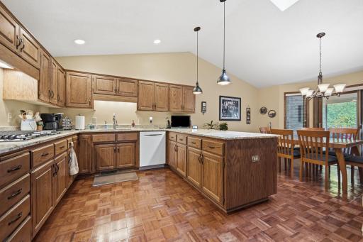 7017 Edenvale Boulevard, Eden Prairie, MN 55346
