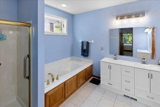 10548 Spyglass Drive, Eden Prairie, MN 55347
