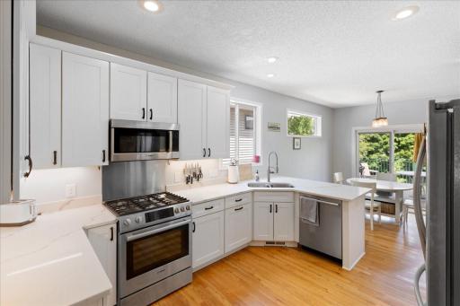10548 Spyglass Drive, Eden Prairie, MN 55347