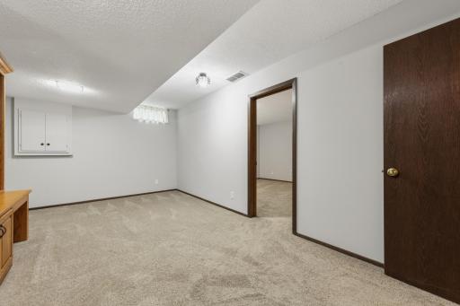 3404 Red Oak Circle N, Burnsville, MN 55337