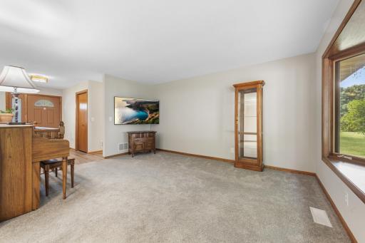 3404 Red Oak Circle N, Burnsville, MN 55337
