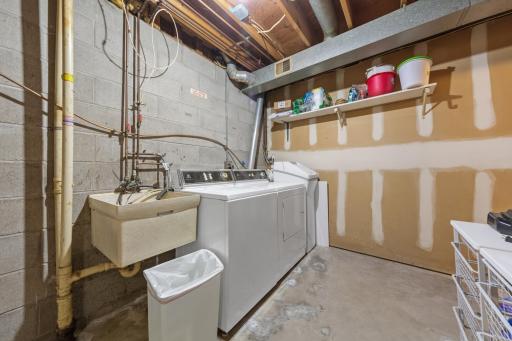3404 Red Oak Circle N, Burnsville, MN 55337
