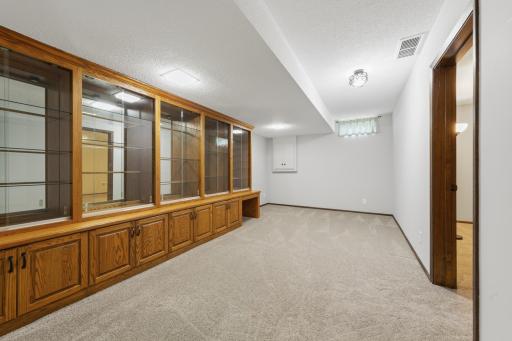 3404 Red Oak Circle N, Burnsville, MN 55337