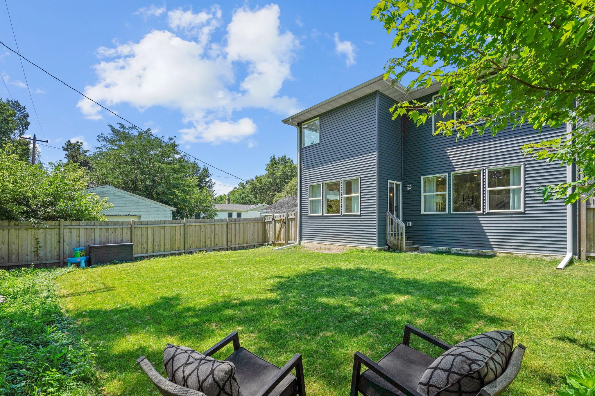 6-web-or-mls-15 Harrison Ave S-6.jpg