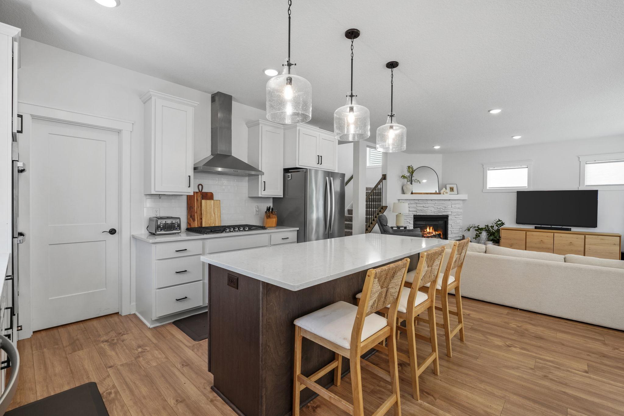 34-web-or-mls-15 Harrison Ave S-34.jpg