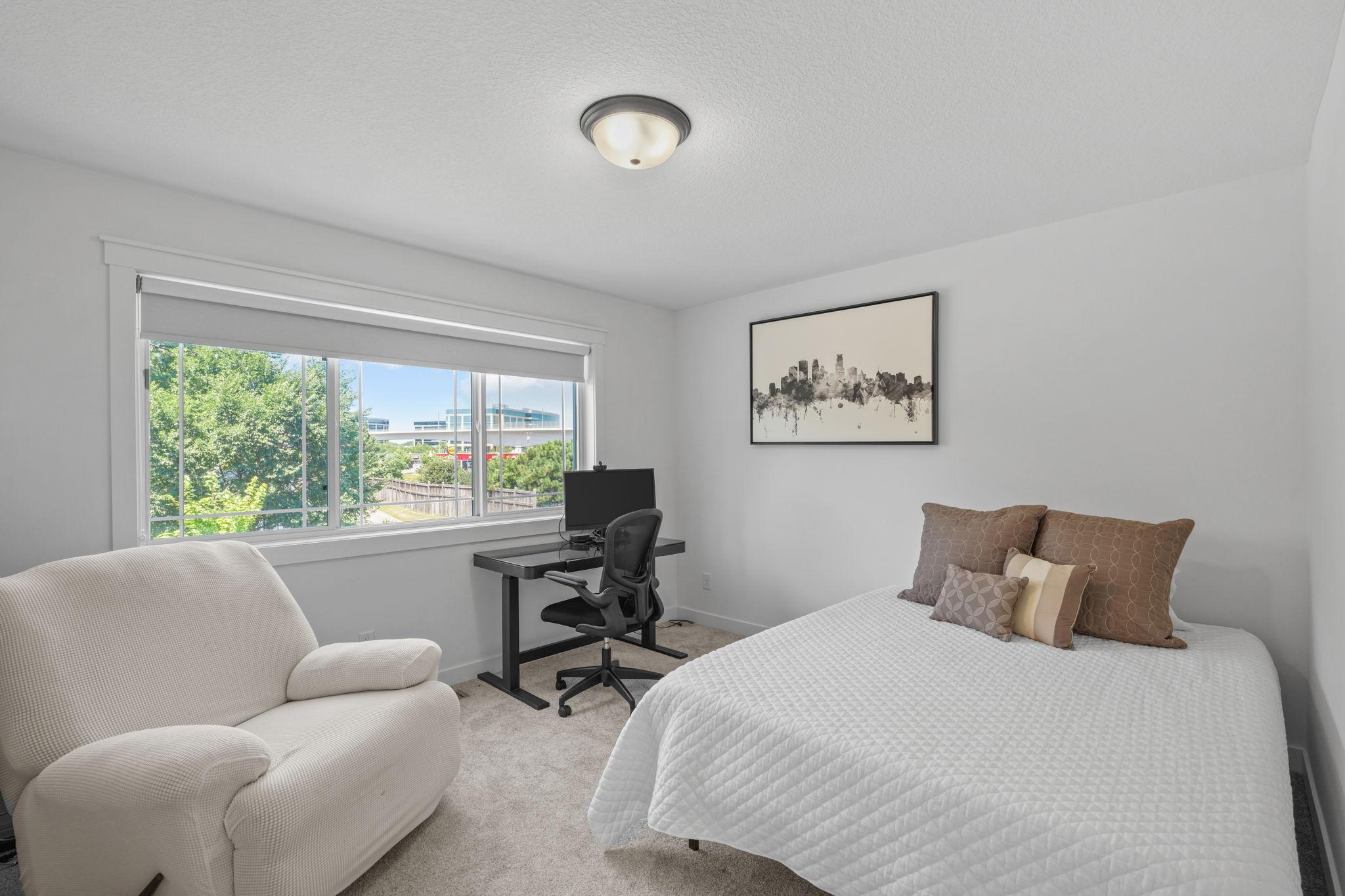 57-web-or-mls-15 Harrison Ave S-57.jpg
