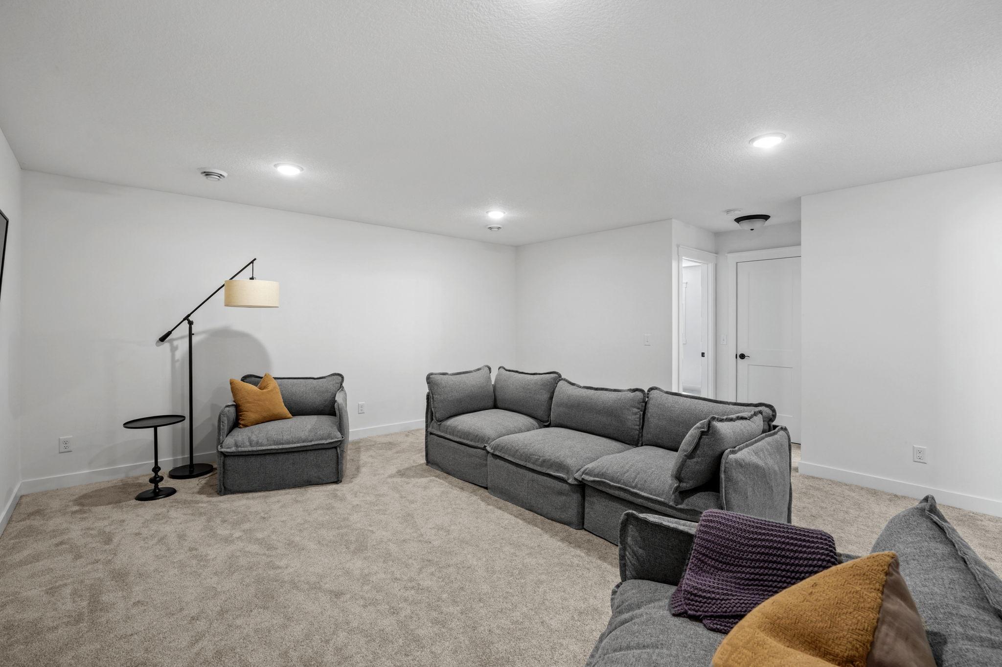 64-web-or-mls-15 Harrison Ave S-64.jpg
