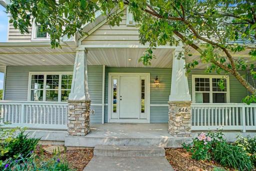 Welcome Home! 646 Tribute Parkway ~ River Falls