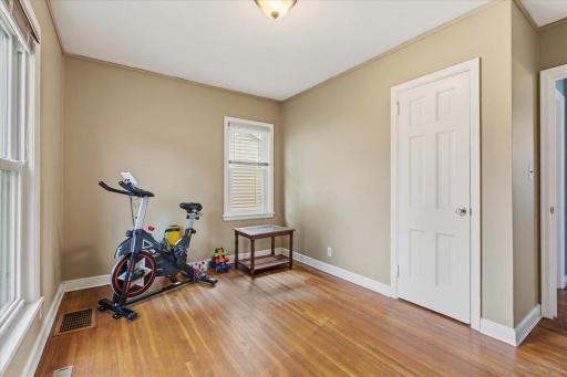 637 7th Avenue S, South Saint Paul, MN 55075