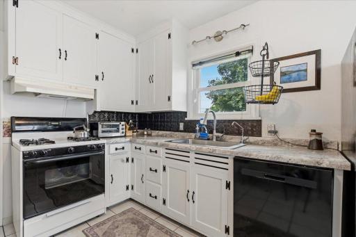 637 7th Avenue S, South Saint Paul, MN 55075