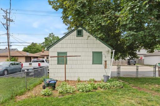 637 7th Avenue S, South Saint Paul, MN 55075