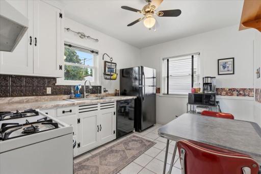 637 7th Avenue S, South Saint Paul, MN 55075