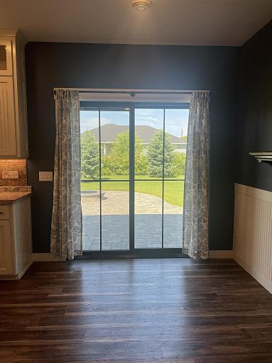 kitchen patio door.jpg