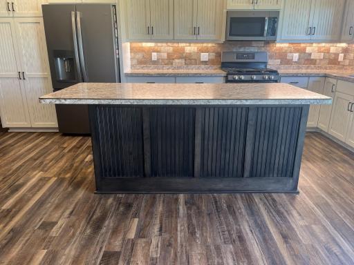 kitchen island.jpg