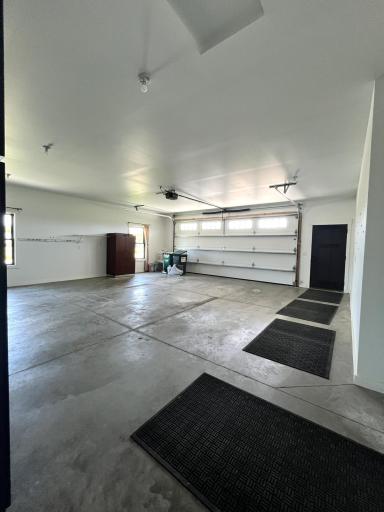 garage b.jpg