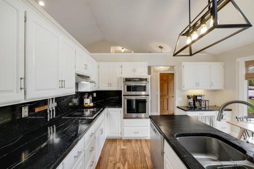 10820 46th Place N, Minneapolis, MN 55442