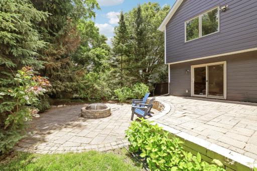 10820 46th Place N, Minneapolis, MN 55442