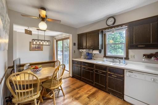 2284 Standridge Avenue - Web Quality - 011 - 11 Kitchen.jpg