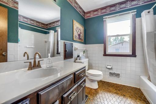 2284 Standridge Avenue - Web Quality - 022 - 22 Primary Bathroom.jpg
