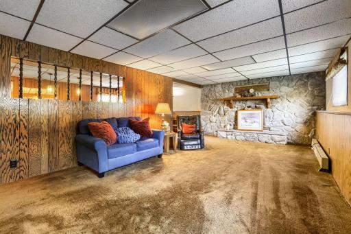 2284 Standridge Avenue - Web Quality - 014 - 14 Family Room.jpg